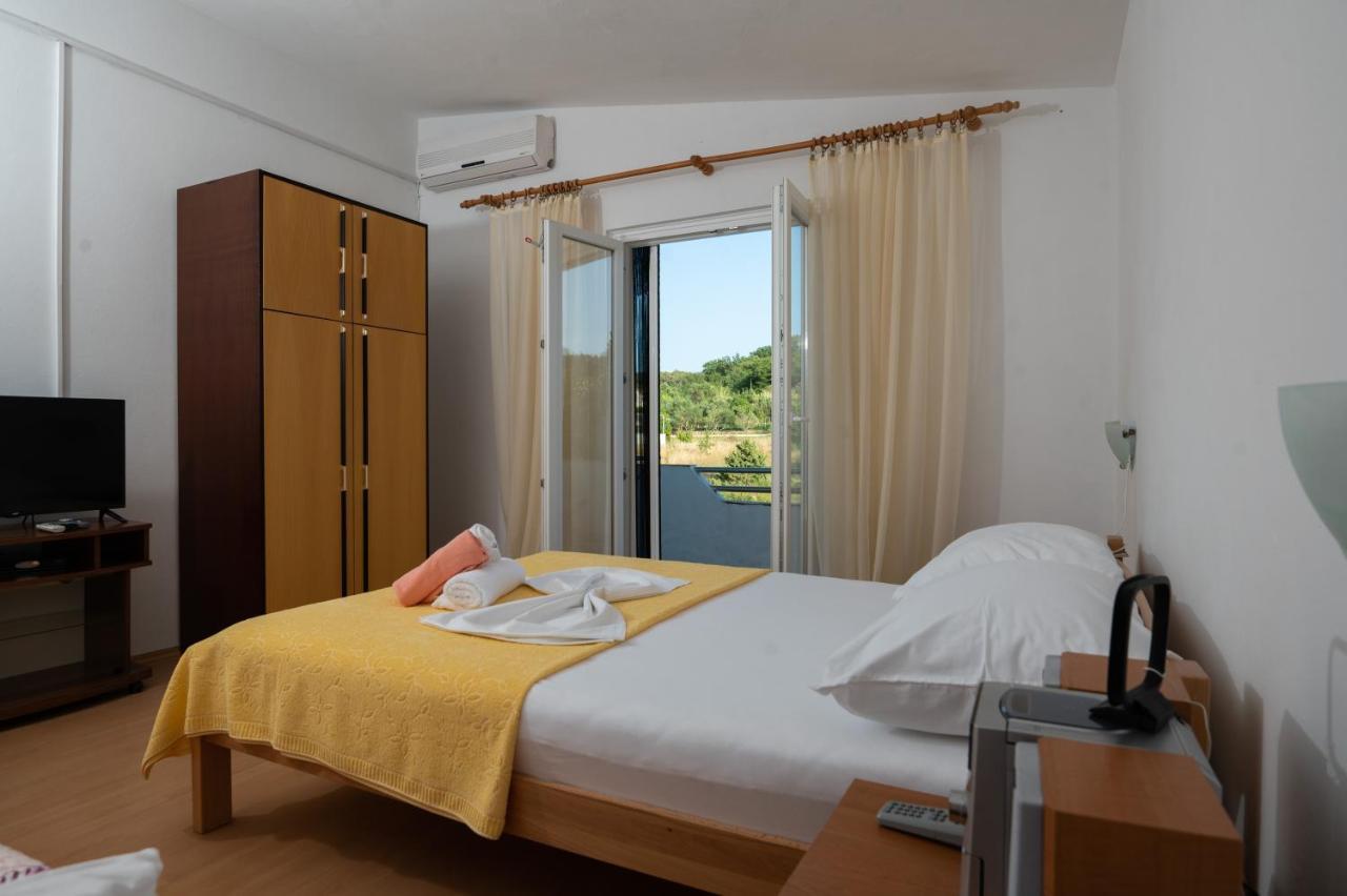 Marina'S Apartments Ražanac Eksteriør bilde