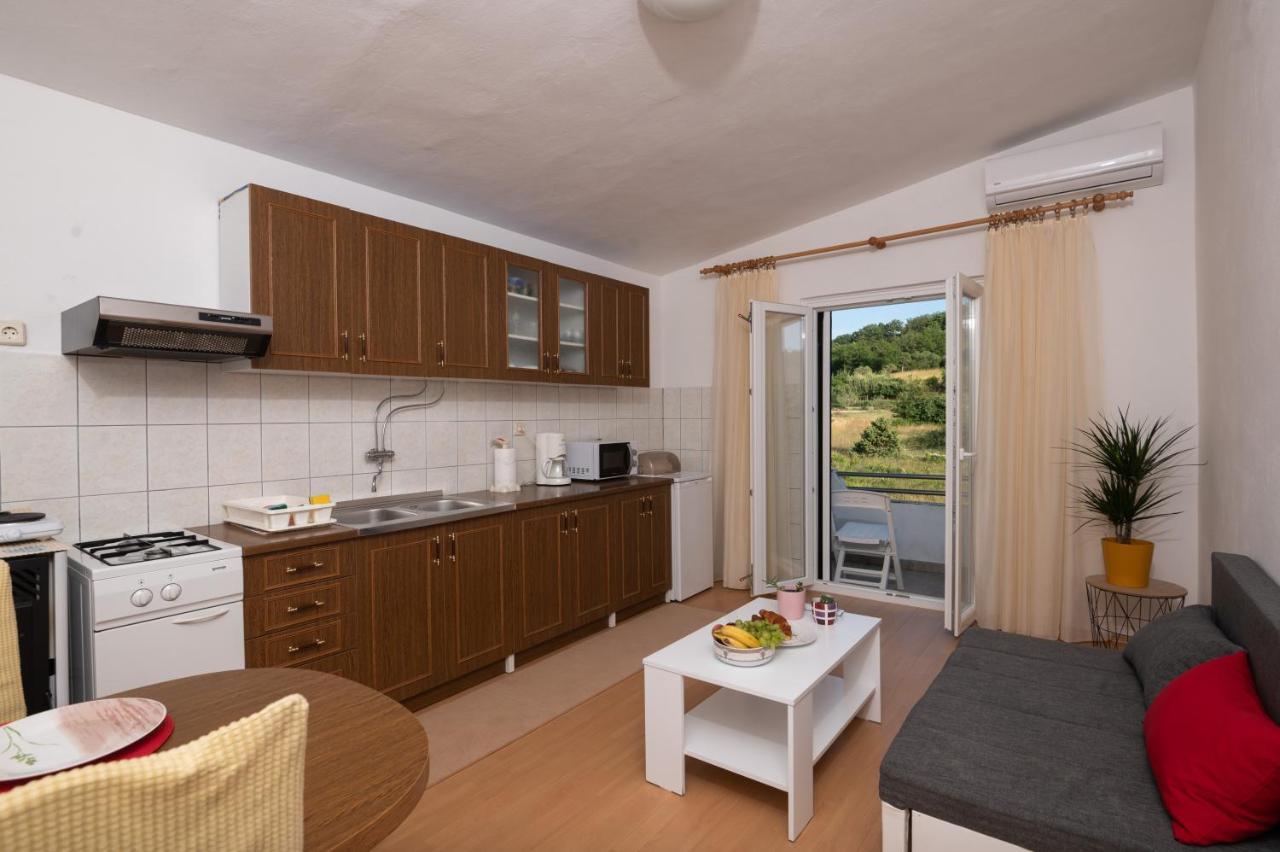 Marina'S Apartments Ražanac Eksteriør bilde